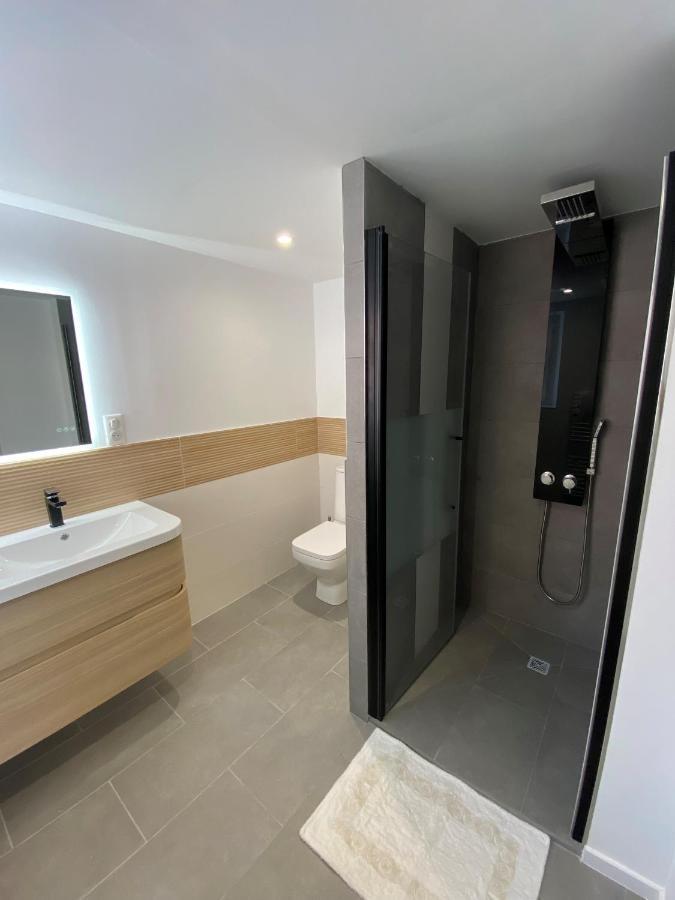 Appartement Rez De Villa Proche Port Et Plages De Sanary Exterior photo