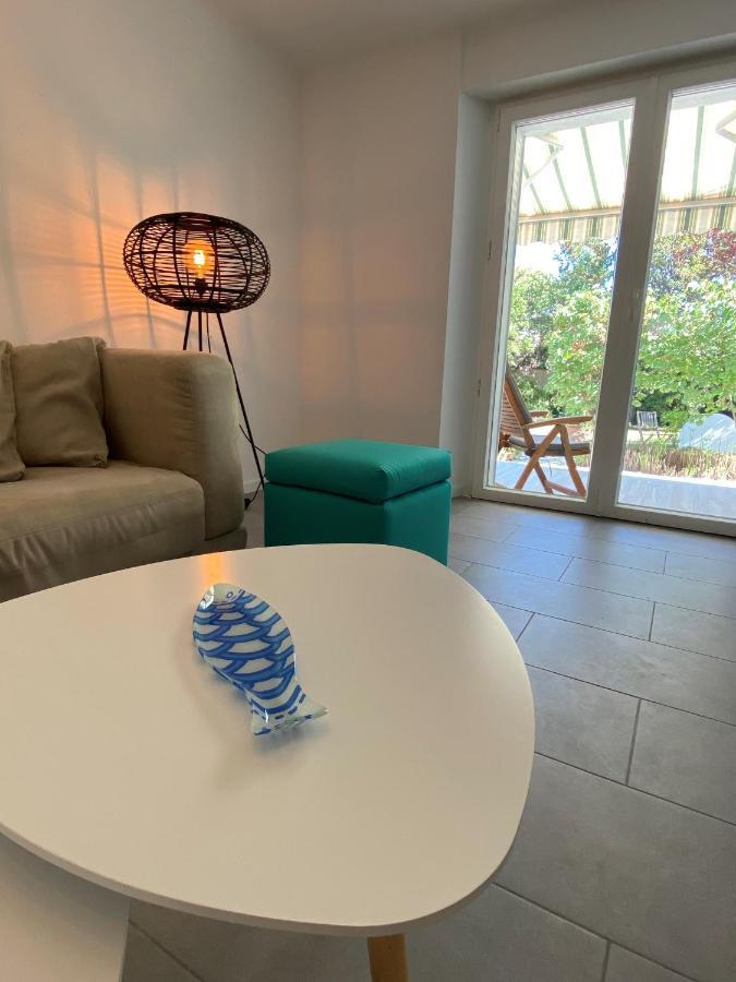 Appartement Rez De Villa Proche Port Et Plages De Sanary Exterior photo