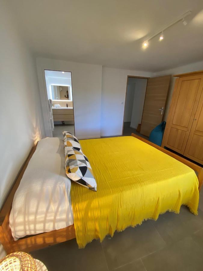 Appartement Rez De Villa Proche Port Et Plages De Sanary Exterior photo
