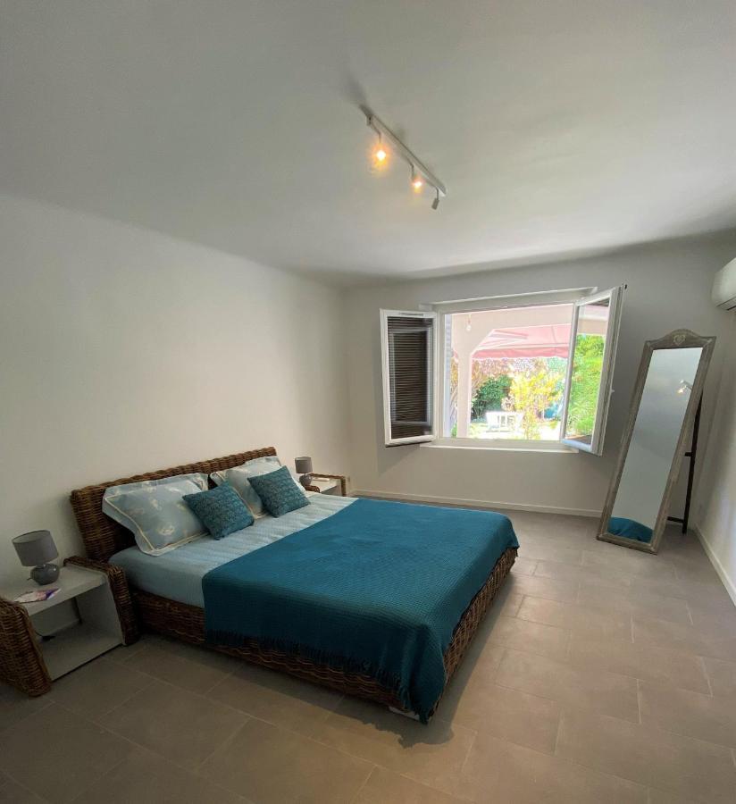 Appartement Rez De Villa Proche Port Et Plages De Sanary Exterior photo