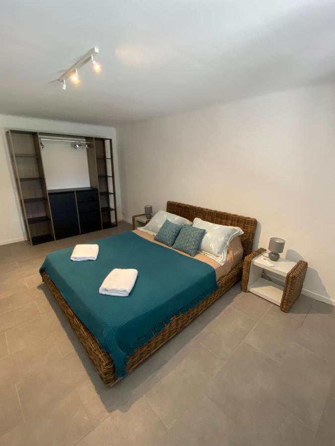 Appartement Rez De Villa Proche Port Et Plages De Sanary Exterior photo